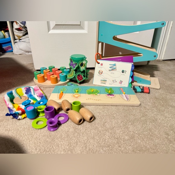 Lovevery Adventurer Play kit 16-17-18 months - Picture 1 of 4